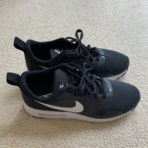 Nike Air Max Tavas — 6.5